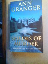Shades of Murder (A Mitchell & Markby Mystery)